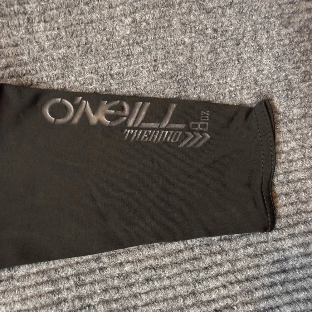 O'Neill Thermo 8oz Rash Guard Adult XL Black Long Sleeve Surf Swim Shirt